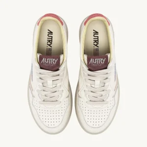 Donna Donna | Autry – Medalist Low in Pelle Rose Sand