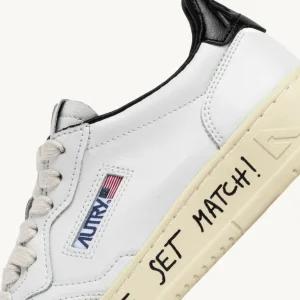 Donna Autry Donna | – Sneaker Medalist Low in Pelle Bianca Nera con Lettering