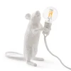 Seletti Arredo E Design | – Lampa in resina “Mouse Lamp-Step” cm.6×13,3 h. 14,5 in piedi USBART 15220