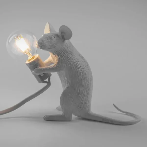 Seletti Arredo E Design | – Lampa in resina “Mouse Lamp-Mac” cm.6×13,3 h. 14,5 seduto USBART 15221