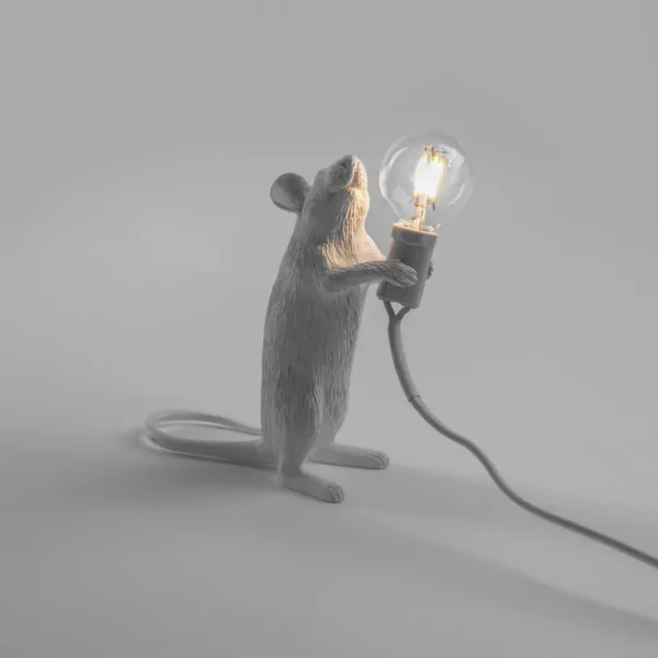 Seletti Arredo E Design | – Lampa in resina “Mouse Lamp-Step” cm.6×13,3 h. 14,5 in piedi USBART 15220