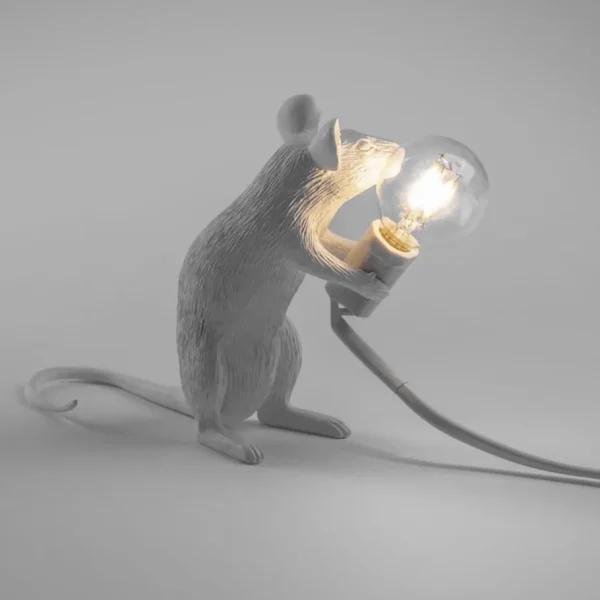Seletti Arredo E Design | – Lampa in resina “Mouse Lamp-Mac” cm.6×13,3 h. 14,5 seduto USBART 15221